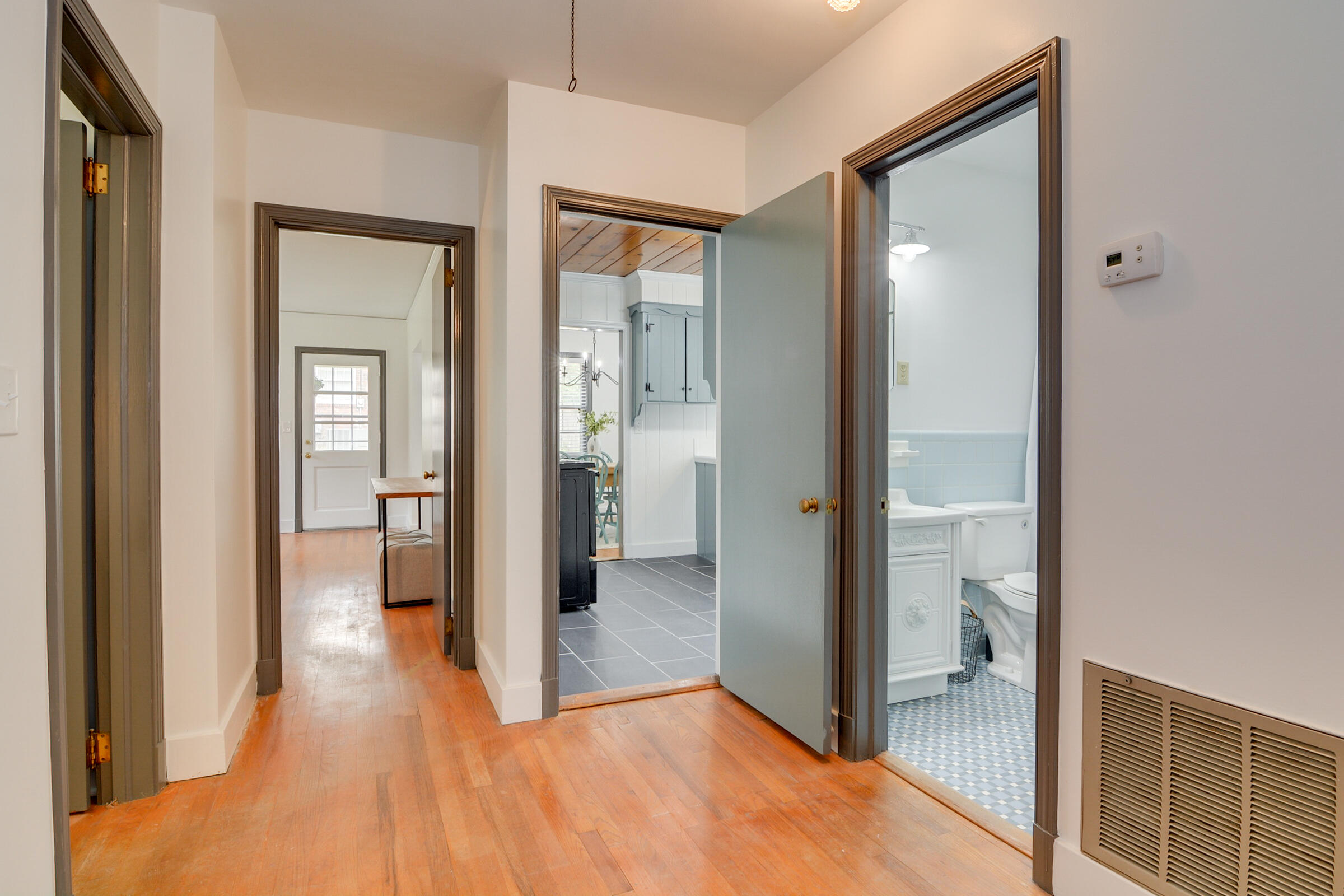 244 East Vineland Road Augusta, GA 30904 - Photo 9 of 12 244 E Vineland Rd-MHR-Jennifer Viger (10