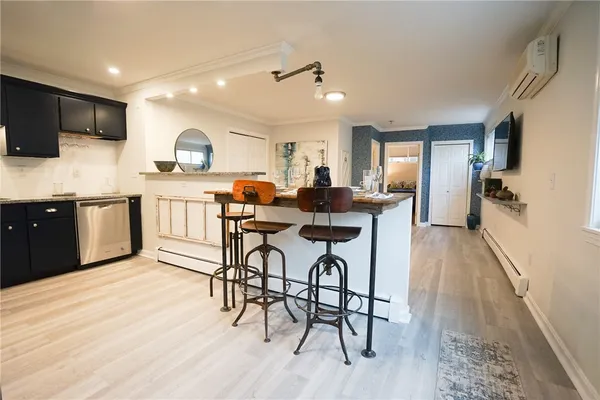 $2,600 | 603 Thames Street, Unit 1, Newport, RI 02840