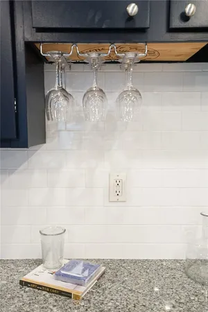 $2,600 | 603 Thames Street, Unit 1, Newport, RI 02840