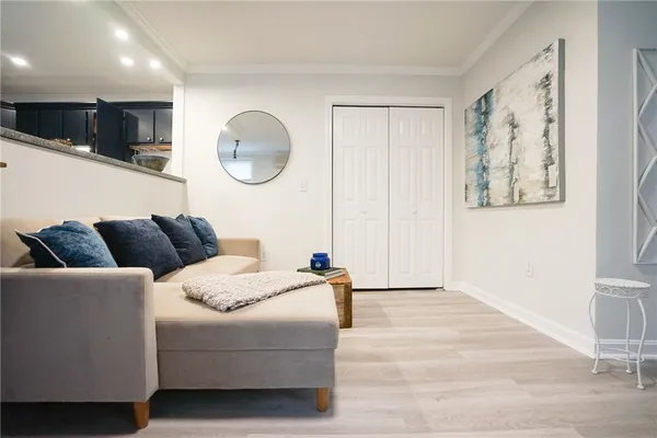 $2,600 | 603 Thames Street, Unit 1, Newport, RI 02840