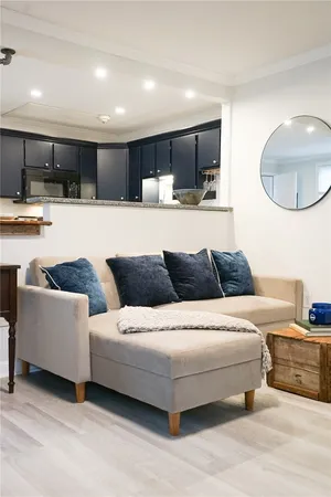 $2,600 | 603 Thames Street, Unit 1, Newport, RI 02840