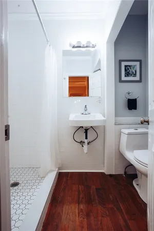 $2,600 | 603 Thames Street, Unit 1, Newport, RI 02840