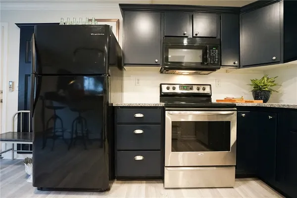 $2,600 | 603 Thames Street, Unit 1, Newport, RI 02840