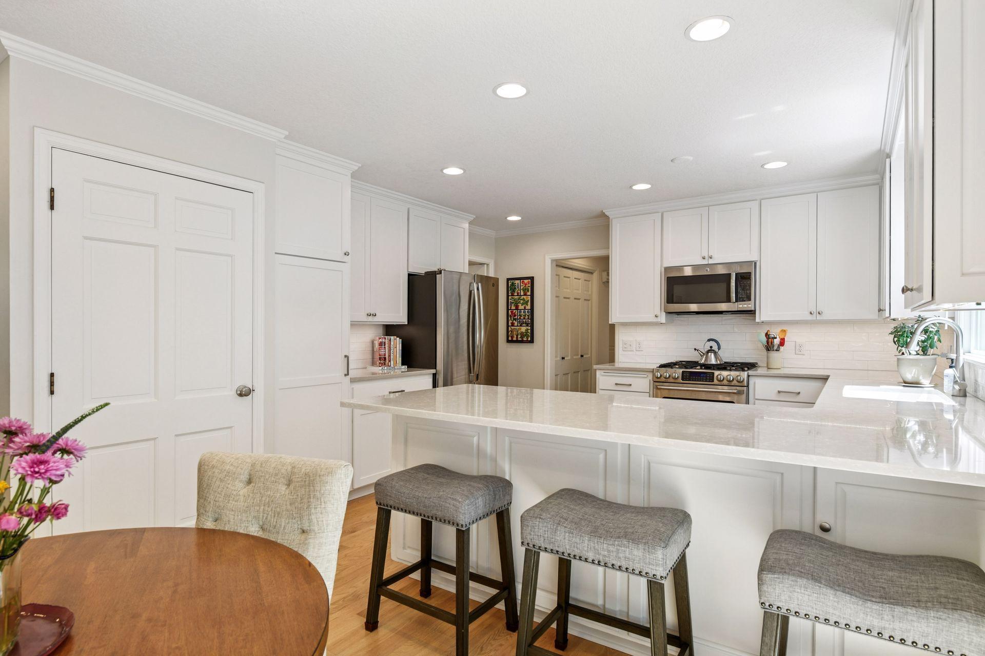 4730 Timber Ridge Place Minnetonka, MN 55345 - Photo 6 of 29 Gallery Image 6