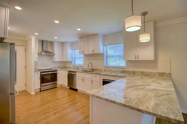 $2,875 | 555 54th Street North, St. Petersburg, FL 33710