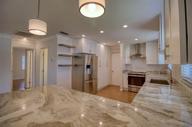 $2,875 | 555 54th Street North, St. Petersburg, FL 33710