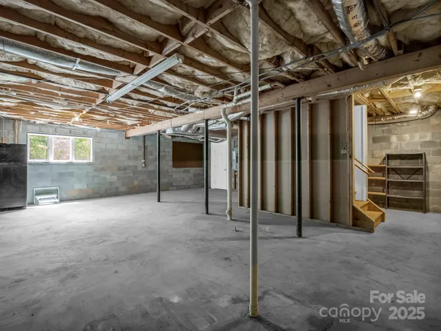 a house view with a outdoor space