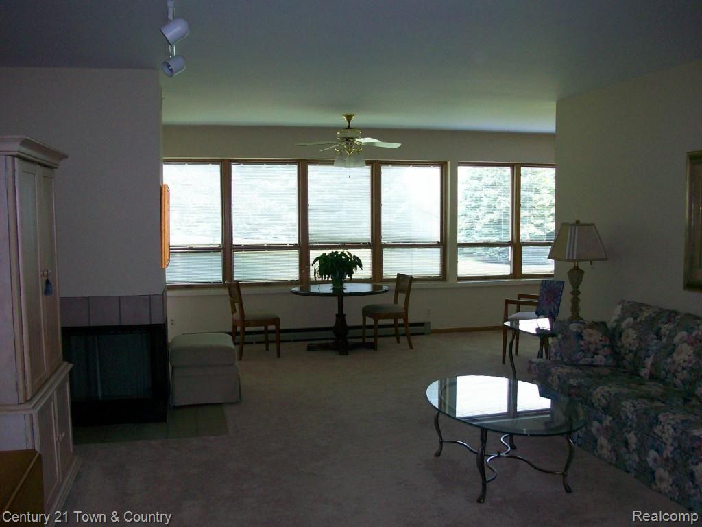 969 GreenView Court, Unit 38 Rochester, MI 48307 - Photo 17 of 37 17-100_1756.jpg