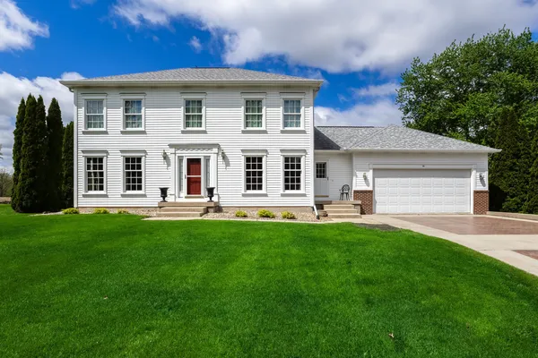$512,000 | 14 Timberlane Drive, Geneseo, IL 61254