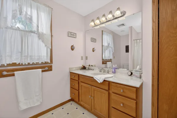 $512,000 | 14 Timberlane Drive, Geneseo, IL 61254