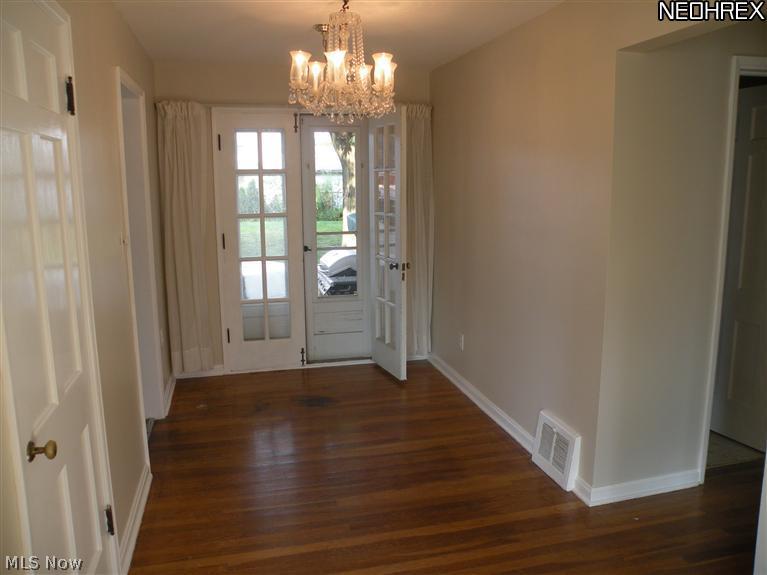 16564 Webster Road Cleveland, OH 44130 - Photo 4 of 20 Gallery Image 4
