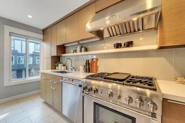 $1,298,000 | 33 Park Road, Unit 5, Burlingame, CA 94010