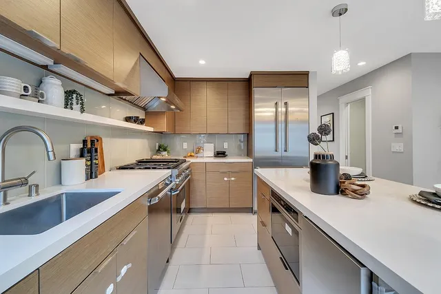 $1,298,000 | 33 Park Road, Unit 5, Burlingame, CA 94010