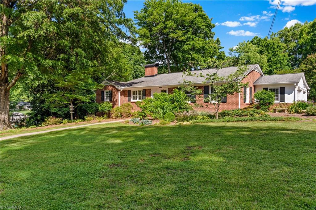216 South Avalon Road Winston-Salem, NC 27104 - Photo 3 of 47