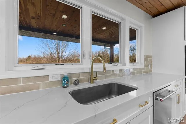 $725,000 | 6076 County Road 439, Jackson, MO 63755