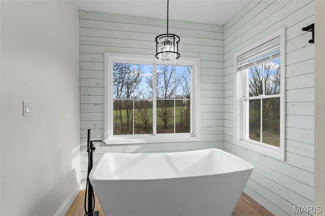 $725,000 | 6076 County Road 439, Jackson, MO 63755