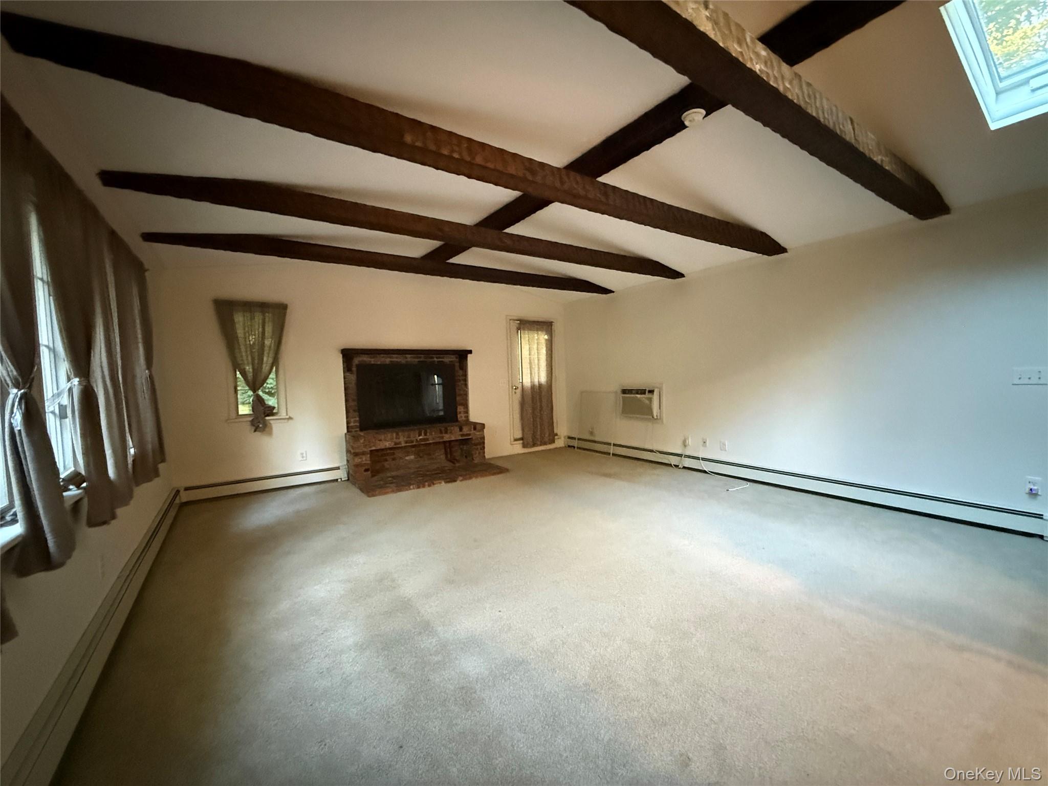 A Wonderful Space With Lots Of Light & Easy Access To The Outside.