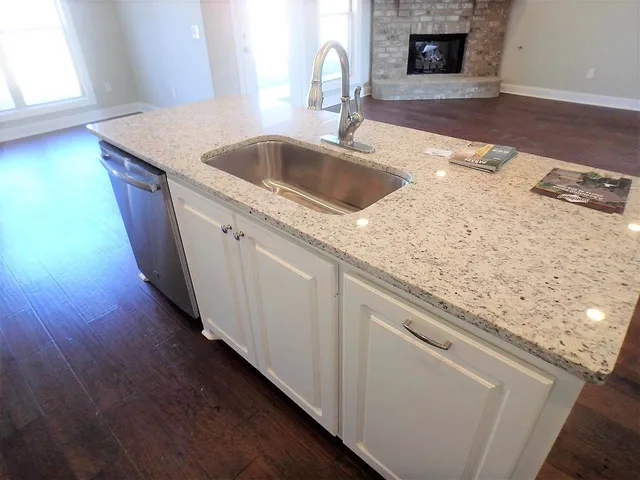 $2,450 | 125 Woodscape Drive, Canton, MS 39046