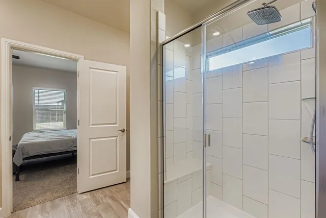 a en suite bathroom with a shower