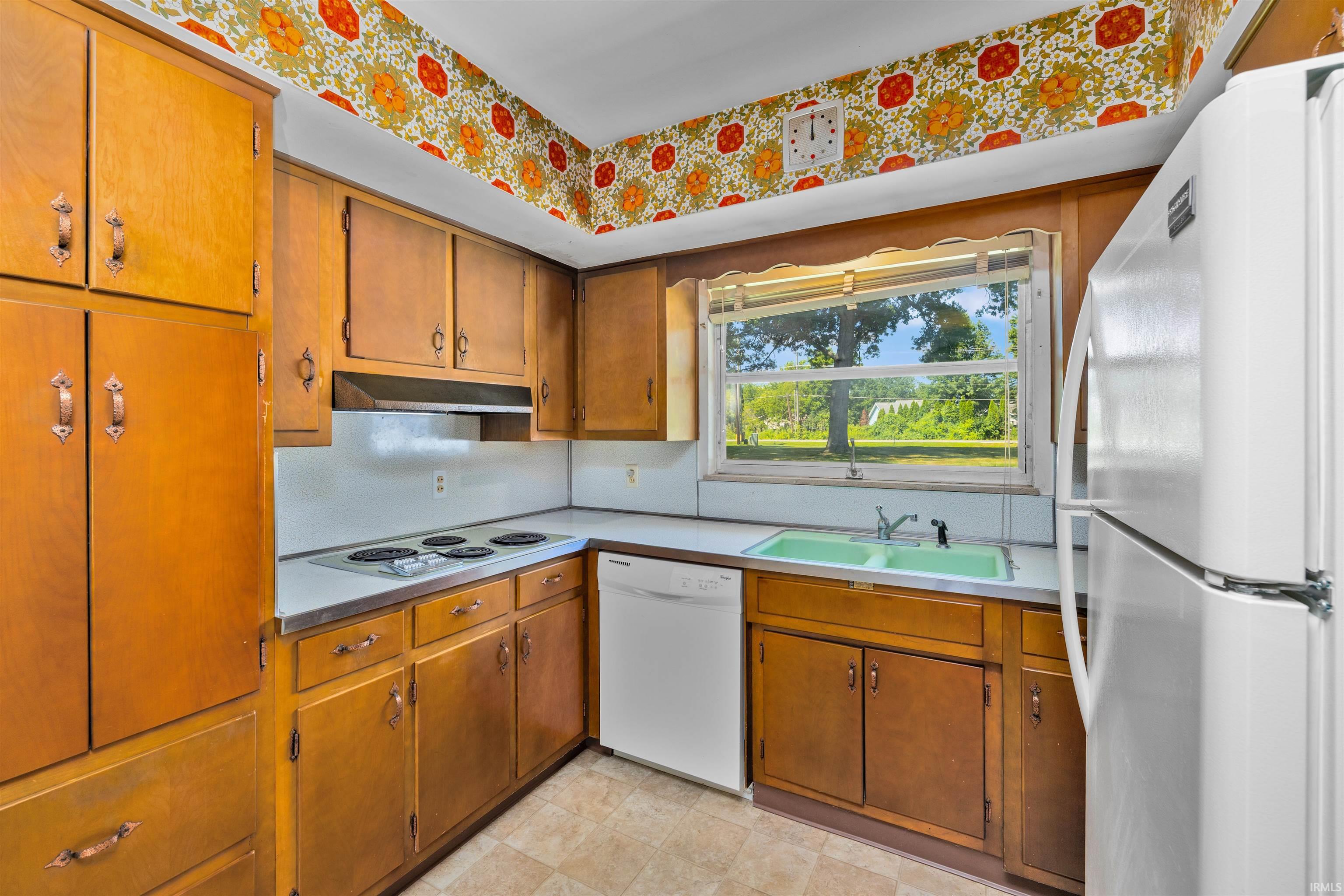 8438 Stellhorn Road Fort Wayne, IN 46815 - Photo 11 of 39 Gallery Image 11