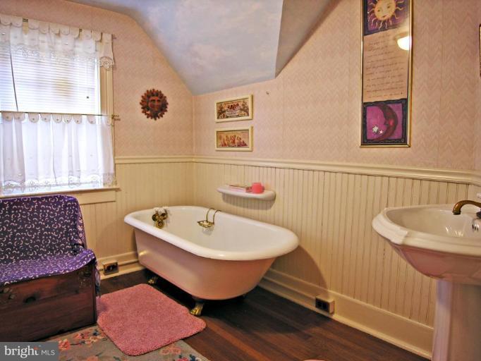 307 Baltimore Road Rockville, MD 20850 - Photo 13 of 18 Bath #2