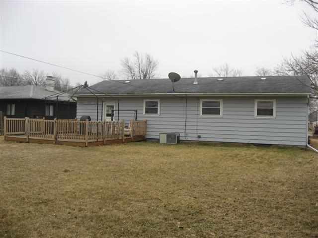 401 Devonshire Road Washington, IL 61571 - Photo 2 of 15 Gallery Image 2