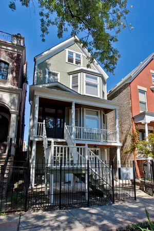 $4,100 | 1538 West George Street, Unit 2, Chicago, IL 60657