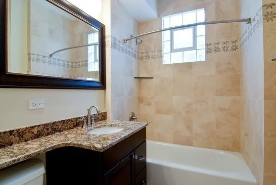 $4,100 | 1538 West George Street, Unit 2, Chicago, IL 60657