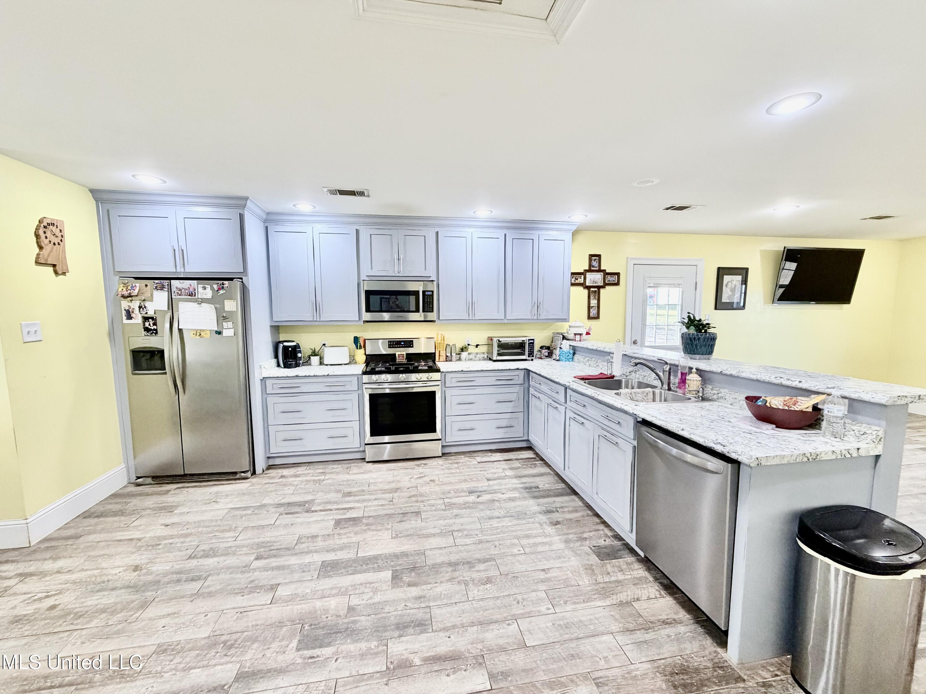 2538 Timber Lane Lucedale, MS 39452 - Photo 6 of 30 IMG_2895