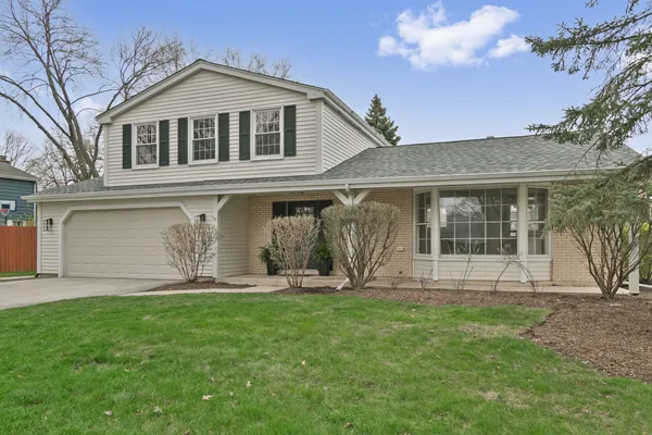 $749,700 | 1554 Chickasaw Drive, Naperville, IL 60563