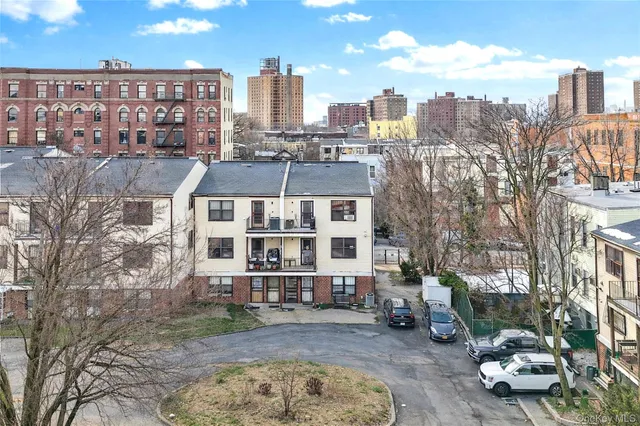 $400,000 | 785 East 160th Street, Unit 2B | Woodstock