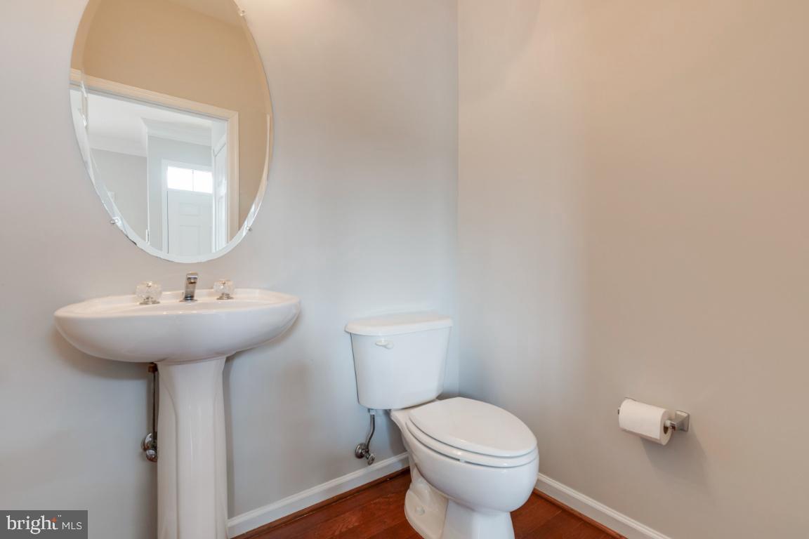 25286 McIntyre Square Chantilly, VA 20152 - Photo 8 of 35