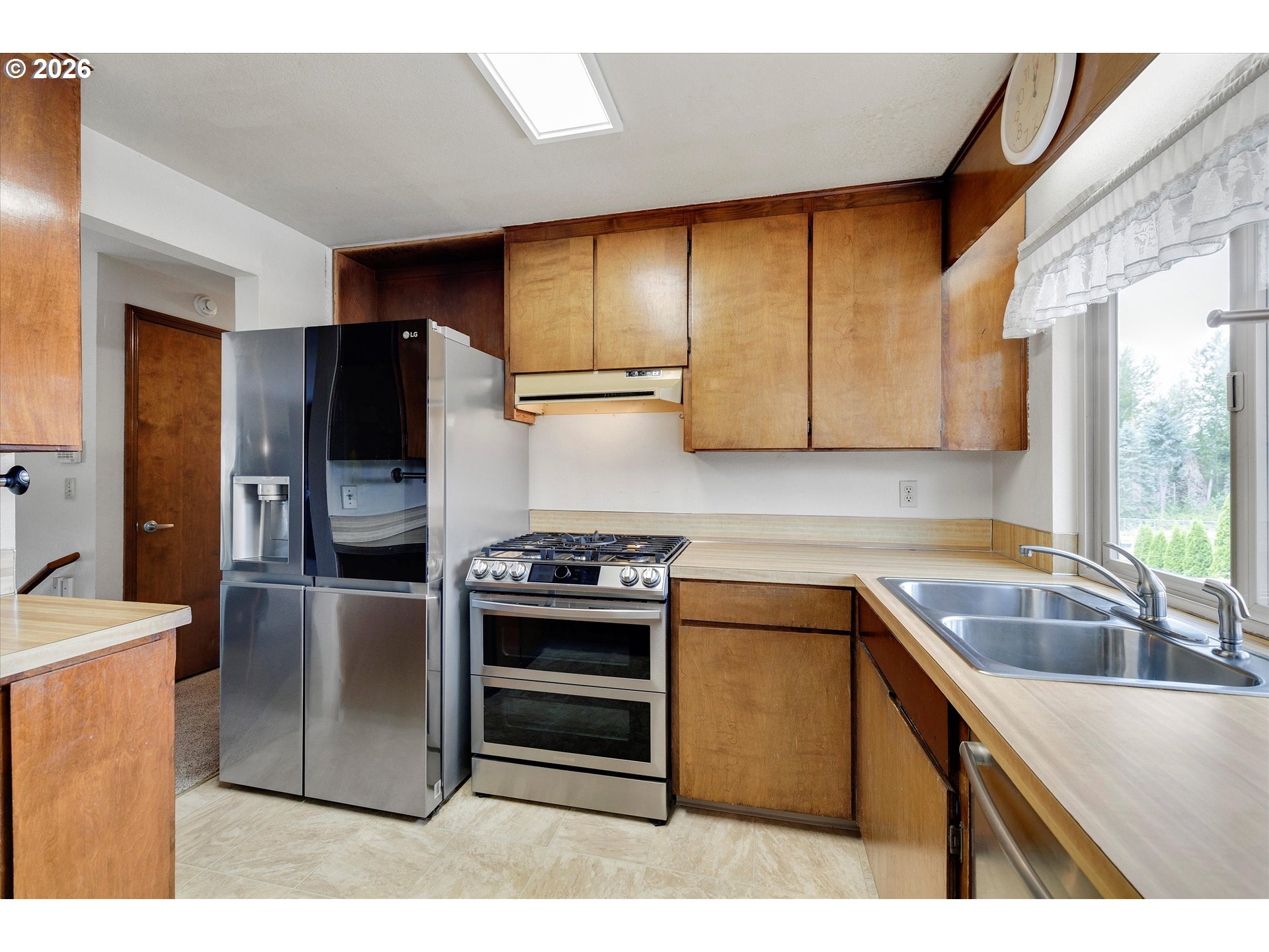 18027 Southeast Emi Street Damascus, OR 97089 - Photo 11 of 38