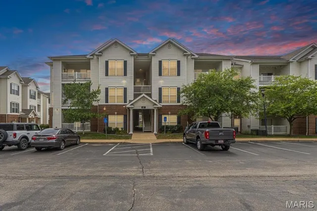 $175,000 | 27 Kassebaum Lane, Unit 202, St. Louis, MO 63129