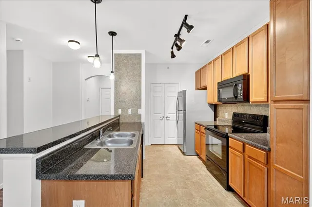 $175,000 | 27 Kassebaum Lane, Unit 202, St. Louis, MO 63129