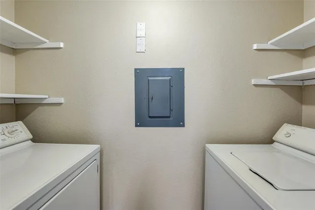 $975 | 18333 Roehampton Drive, Unit 238, Dallas, TX 75252