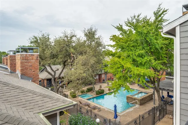 $975 | 18333 Roehampton Drive, Unit 238, Dallas, TX 75252
