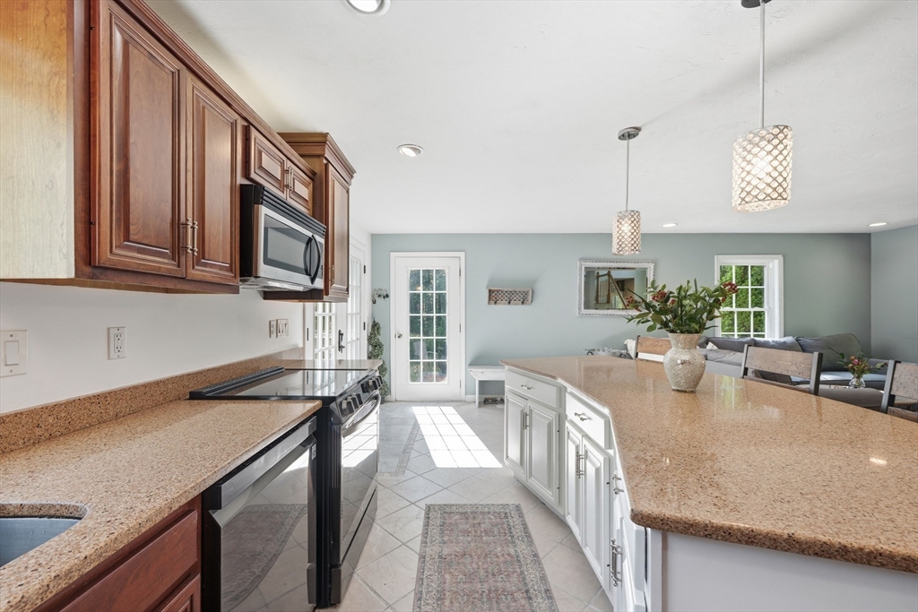 97 Apple Road Brimfield, MA 01010 - Photo 11 of 40