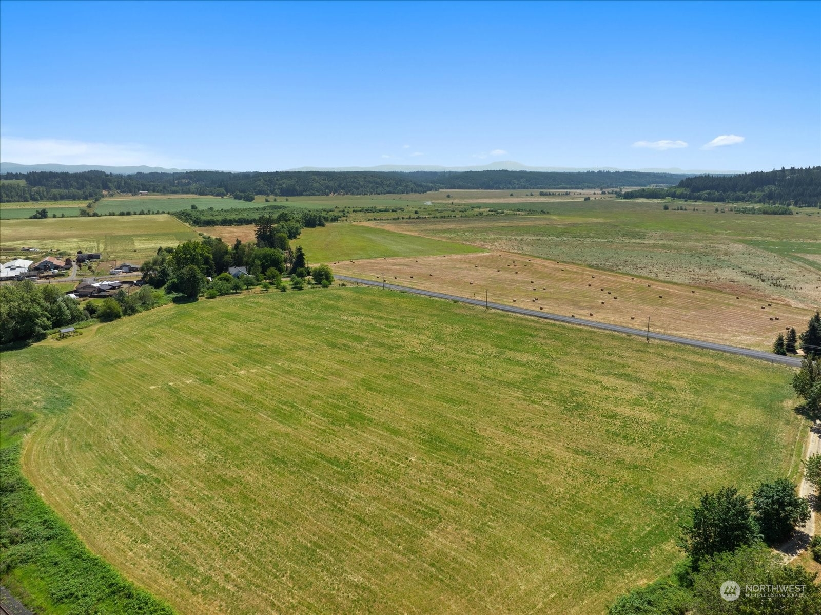 366 Twin Oaks Road Chehalis, WA 98532 - Photo 35 of 40 a view of an ocean and beach