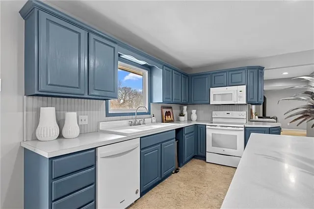 $500,000 | 26930 Metcalf Road, Louisburg, KS 66053