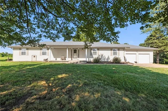 $500,000 | 26930 Metcalf Road, Louisburg, KS 66053