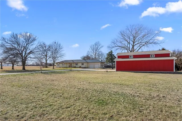 $500,000 | 26930 Metcalf Road, Louisburg, KS 66053
