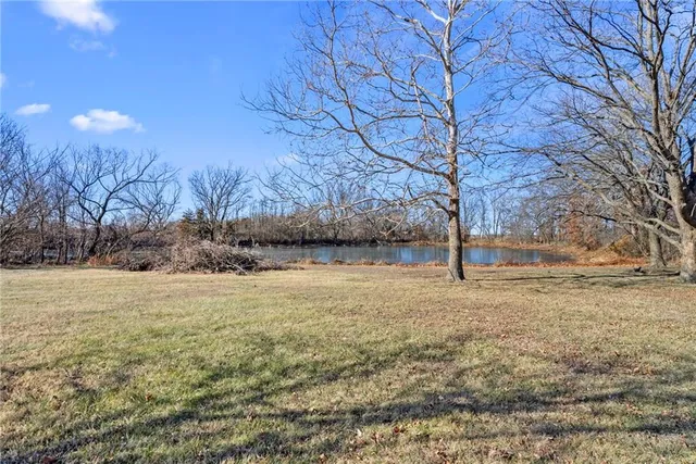 $500,000 | 26930 Metcalf Road, Louisburg, KS 66053