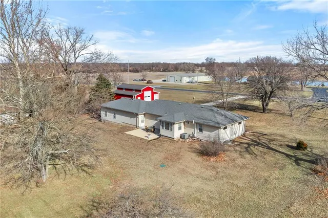 $500,000 | 26930 Metcalf Road, Louisburg, KS 66053