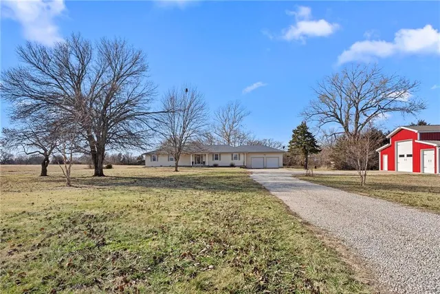 $500,000 | 26930 Metcalf Road, Louisburg, KS 66053