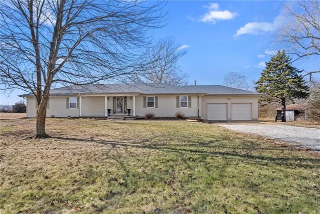 $500,000 | 26930 Metcalf Road, Louisburg, KS 66053