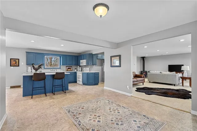 $500,000 | 26930 Metcalf Road, Louisburg, KS 66053