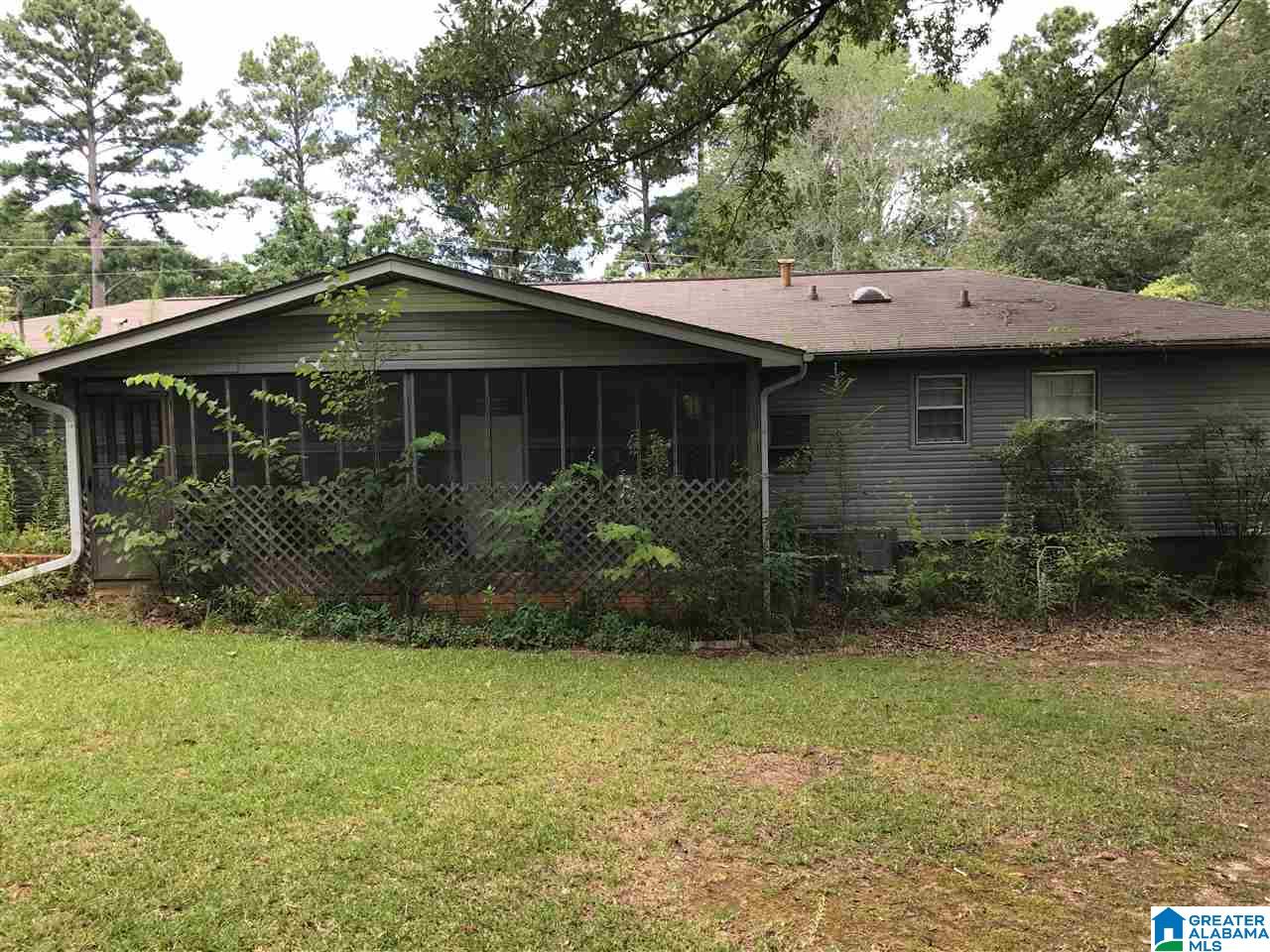 911 Pinewood Lane Sylacauga, AL 35150 - Photo 3 of 6