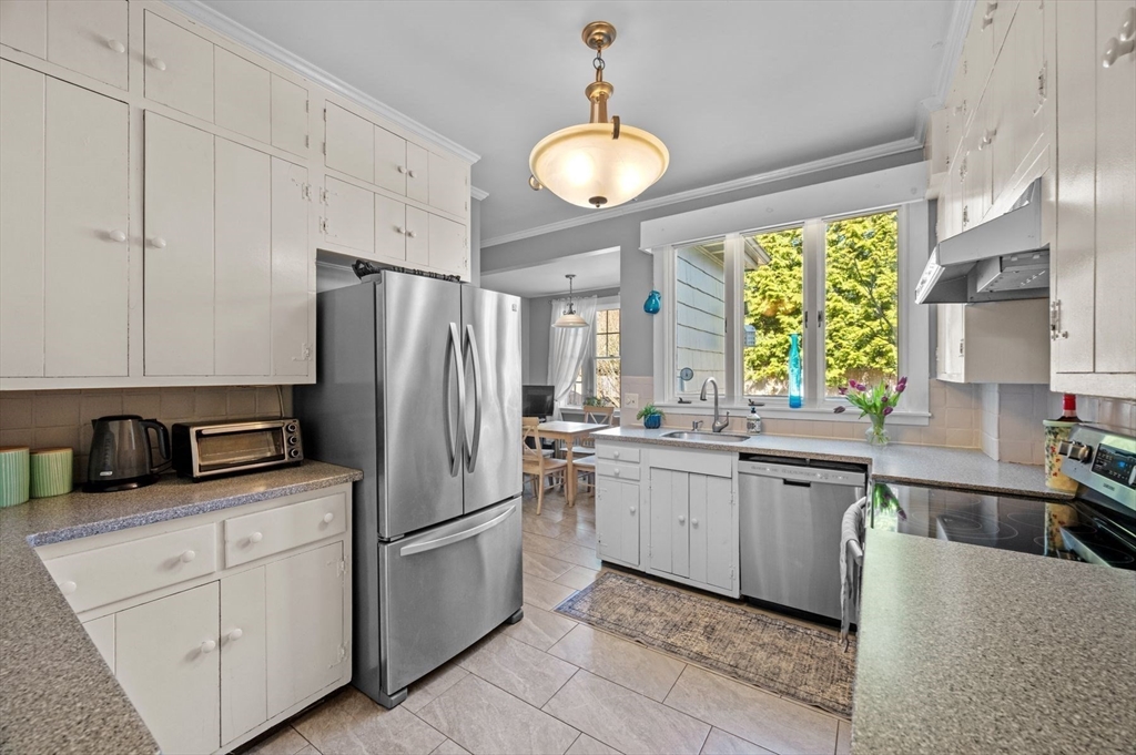 440 Puritan Road Swampscott, MA 01907 - Photo 19 of 43