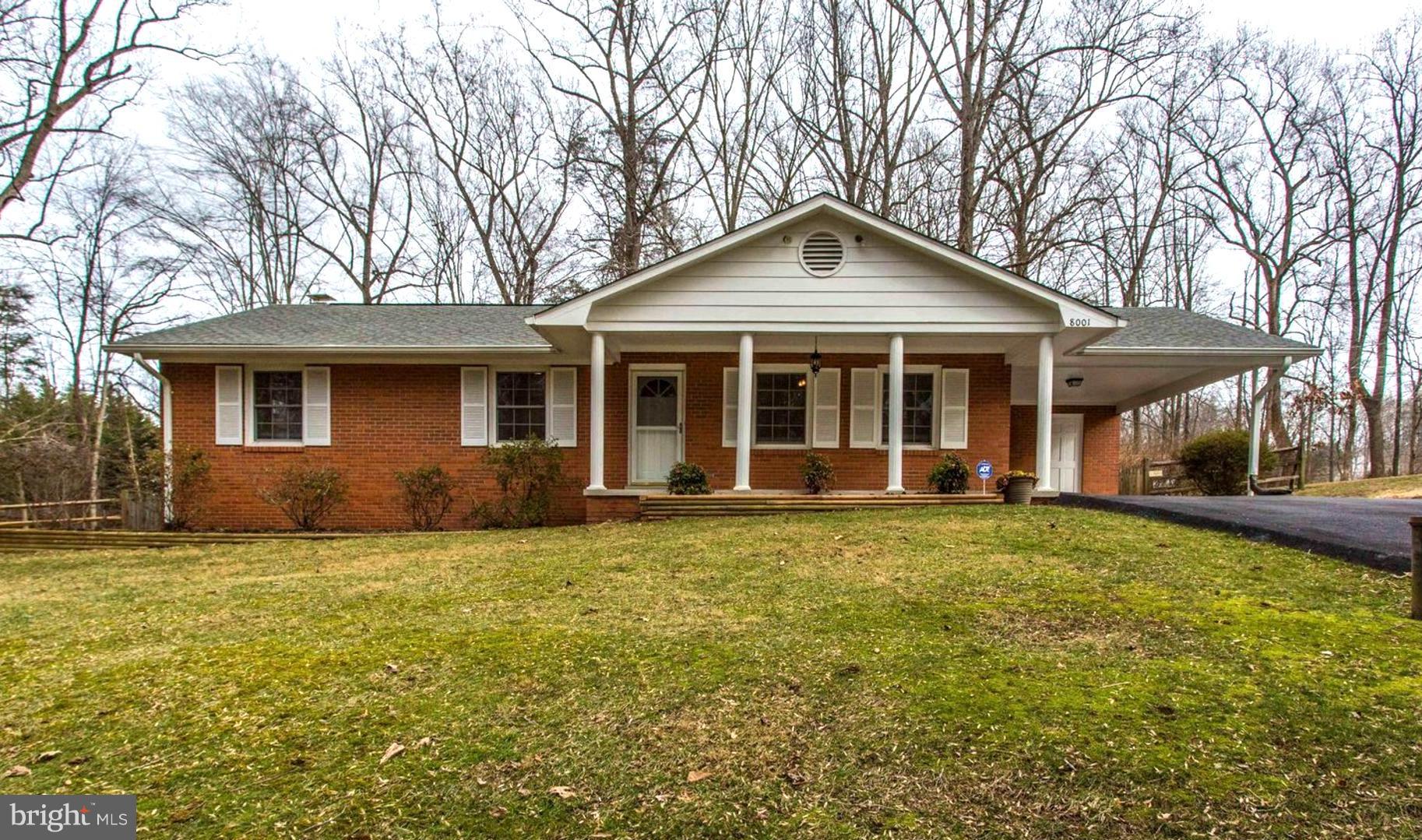 8001 Ronald Road Manassas, VA 20112 - Photo 3 of 50 Charming Brick Rambler on 1/2 acre lot